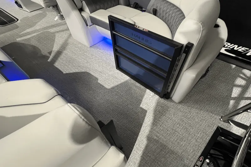 Slide: The Image of Harris 230 Sunliner 2025 - 9