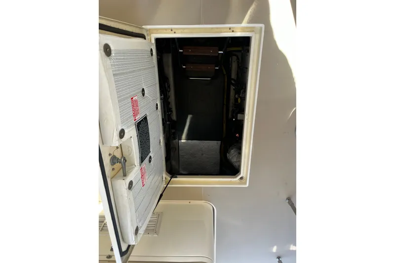 Slide: The Image of Sabre 36 Express 2002 - 24
