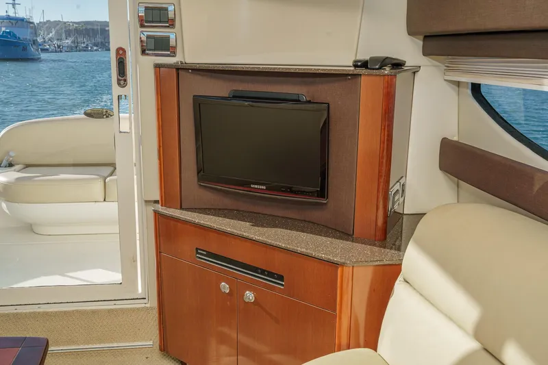 Slide: The Image of Meridian 341 Sedan 2011 - 25