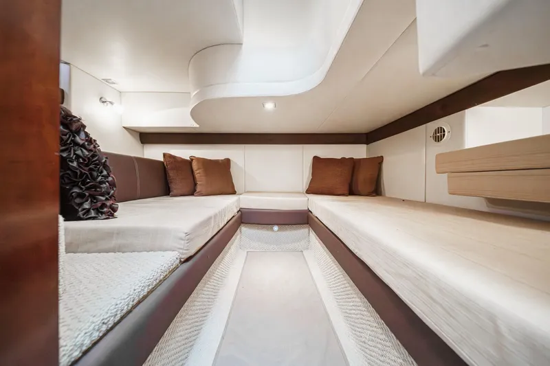 Slide: The Image of Meridian 341 Sedan 2011 - 37