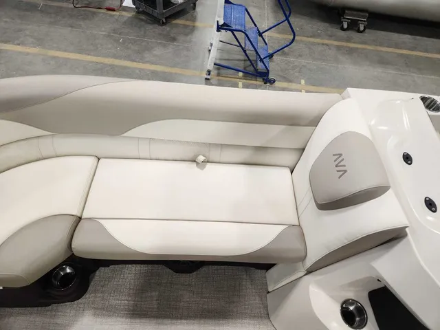 Slide: The Image of Avalon 2385 25 LSZ VRB 2026 - 16