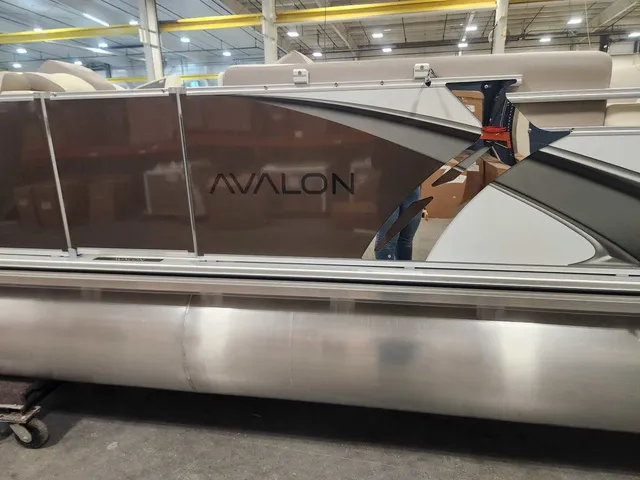 Slide: The Image of Avalon 2385 25 LSZ VRB 2026 - 3