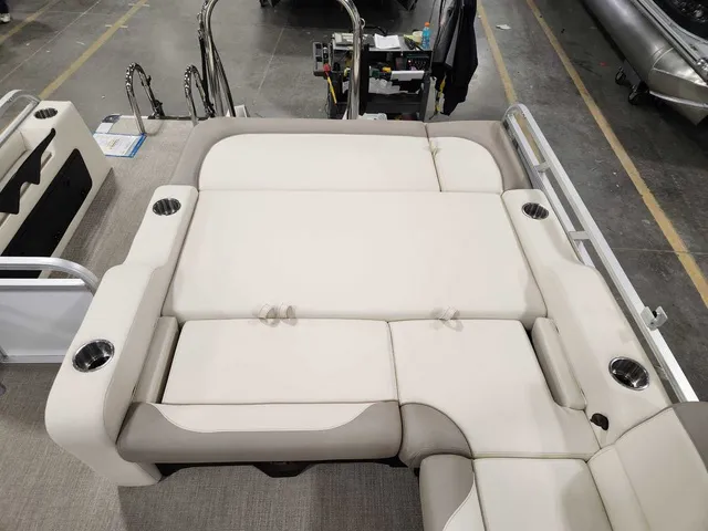 Slide: The Image of Avalon 2385 25 LSZ VRB 2026 - 7