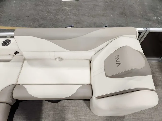 Slide: The Image of Avalon 2385 25 LSZ VRB 2026 - 8
