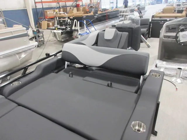 Slide: The Image of Avalon 2385 25 LSZ VRB 2026 - 16