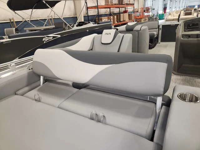 Slide: The Image of Avalon 2385 25 LSZ VRB 2026 - 13