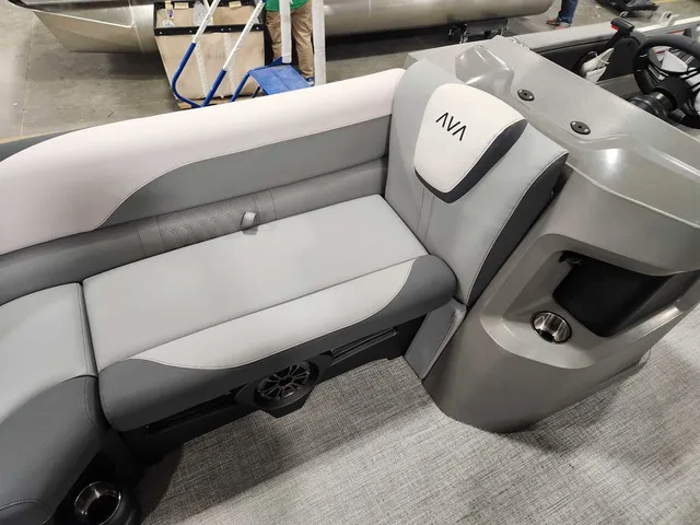 Slide: The Image of Avalon 2385 25 LSZ VRB 2026 - 18