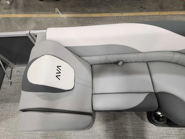 Slide: The Image of Avalon 2385 25 LSZ VRB 2026 - 22