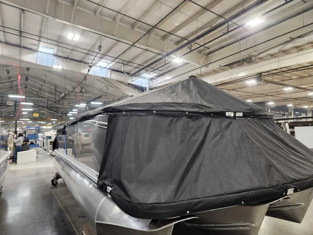 Slide: The Image of Avalon 2385 25 LSZ VRB 2026 - 25