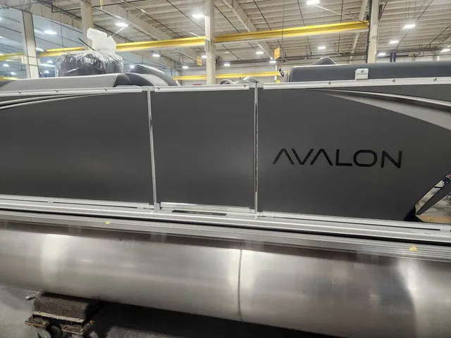 Slide: The Image of Avalon 2385 25 LSZ VRB 2026 - 3
