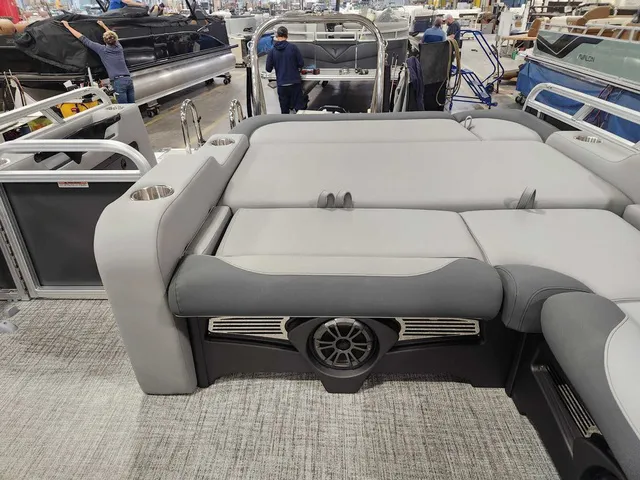 Slide: The Image of Avalon 2385 25 LSZ VRB 2026 - 7