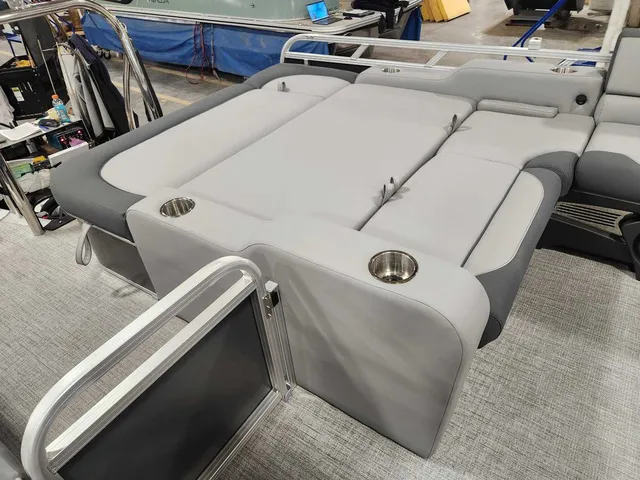 Slide: The Image of Avalon 2385 25 LSZ VRB 2026 - 9