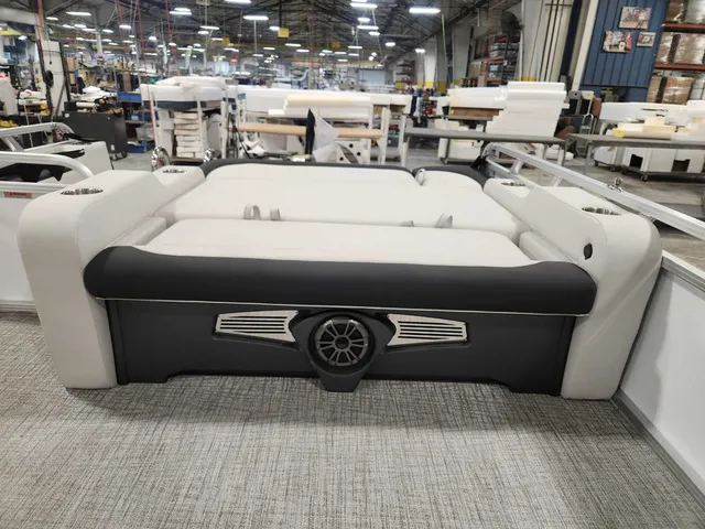 Slide: The Image of Avalon 2385 25 LSZ VRB 2026 - 10