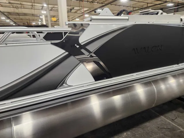 Slide: The Image of Avalon 2385 25 LSZ VRB 2026 - 2