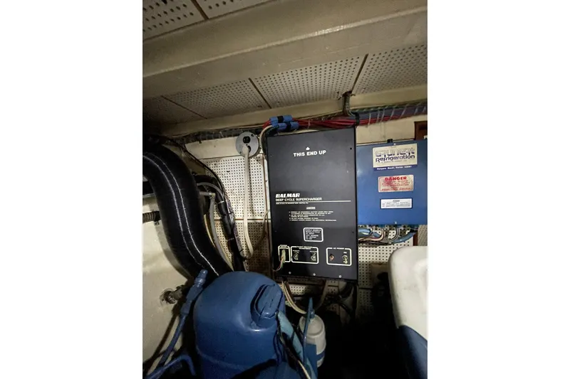 Slide: The Image of Grand Banks 42 Classic 1984 - 17