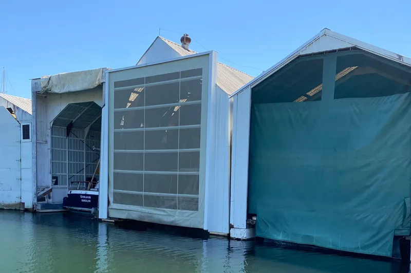 Slide: The Image of Grand Banks 42 Classic 1984 - 6