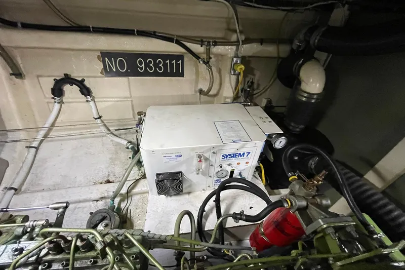 Slide: The Image of Grand Banks 42 Classic 1984 - 9