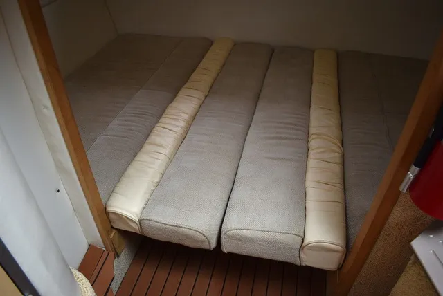 Slide: The Image of Bayliner Marine 3300 SCR Cruiser 2001 - 68