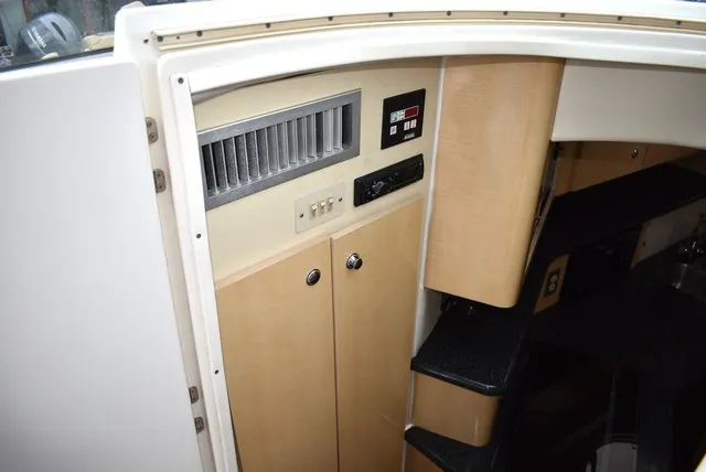 Slide: The Image of Bayliner Marine 3300 SCR Cruiser 2001 - 38