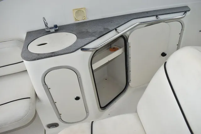Slide: The Image of Bayliner Marine 3300 SCR Cruiser 2001 - 25