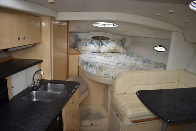Slide: The Image of Bayliner Marine 3300 SCR Cruiser 2001 - 43