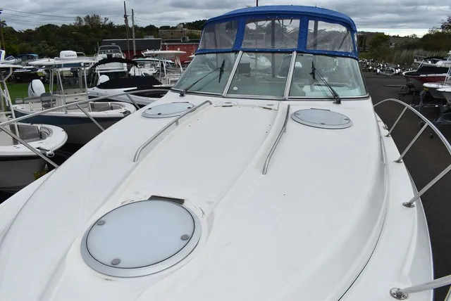 Slide: The Image of Bayliner Marine 3300 SCR Cruiser 2001 - 80