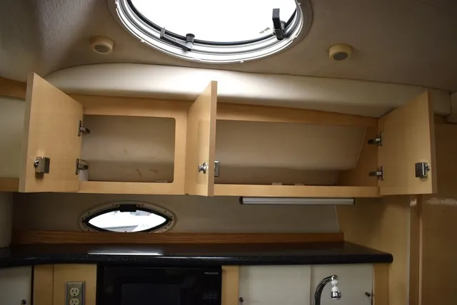 Slide: The Image of Bayliner Marine 3300 SCR Cruiser 2001 - 50