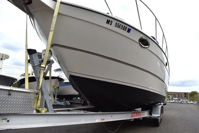 Slide: The Image of Bayliner Marine 3300 SCR Cruiser 2001 - 78