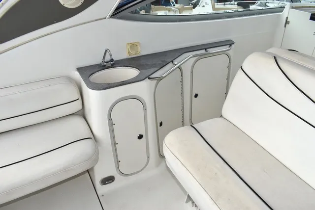 Slide: The Image of Bayliner Marine 3300 SCR Cruiser 2001 - 14