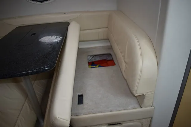 Slide: The Image of Bayliner Marine 3300 SCR Cruiser 2001 - 58