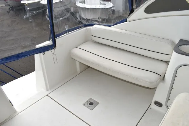 Slide: The Image of Bayliner Marine 3300 SCR Cruiser 2001 - 13