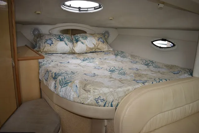 Slide: The Image of Bayliner Marine 3300 SCR Cruiser 2001 - 52