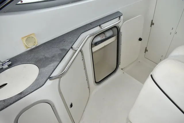 Slide: The Image of Bayliner Marine 3300 SCR Cruiser 2001 - 26