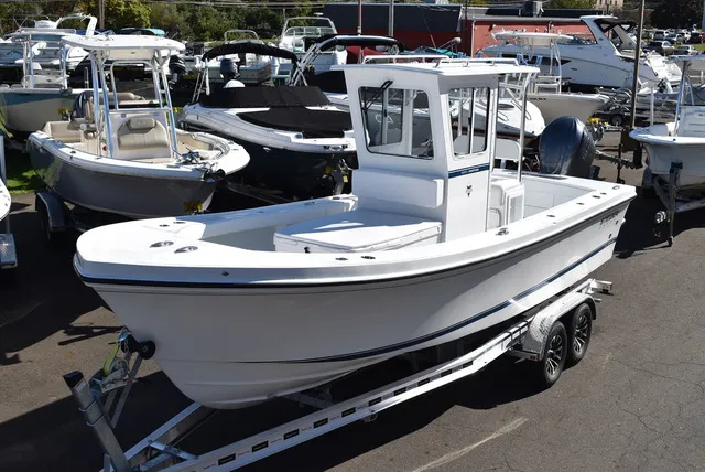 The Image of Steiger Craft 255 Chatham Center Console 2027 - 0