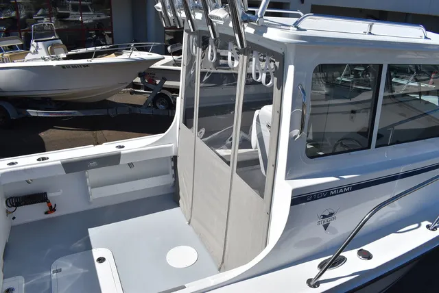 Slide: The Image of Steiger Craft 21 Miami 2027 - 7