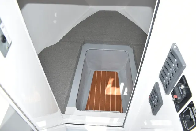 Slide: The Image of Steiger Craft 21 Miami 2027 - 43
