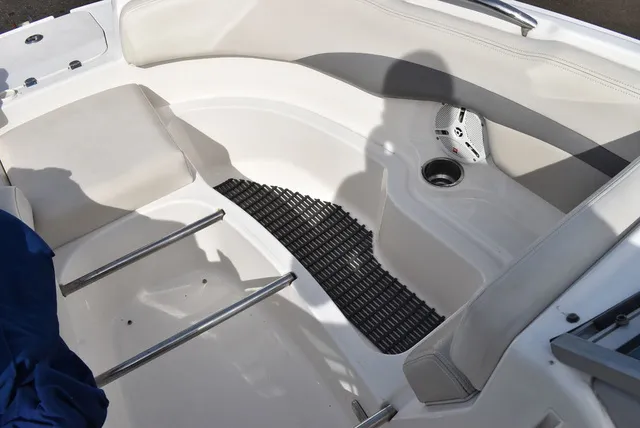Slide: The Image of Chaparral 216 Sunesta 2006 - 68
