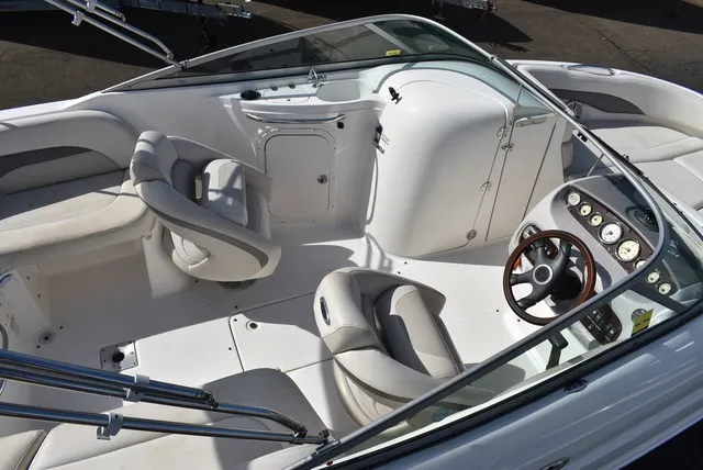 Slide: The Image of Chaparral 216 Sunesta 2006 - 15
