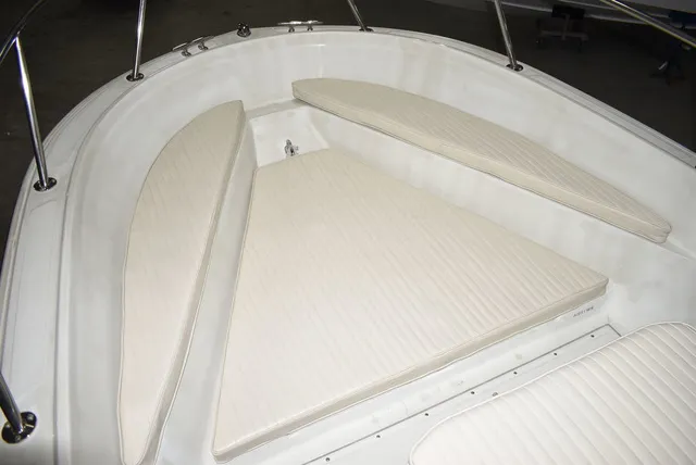 Slide: The Image of Boston Whaler 19 Outrage 1991 - 30