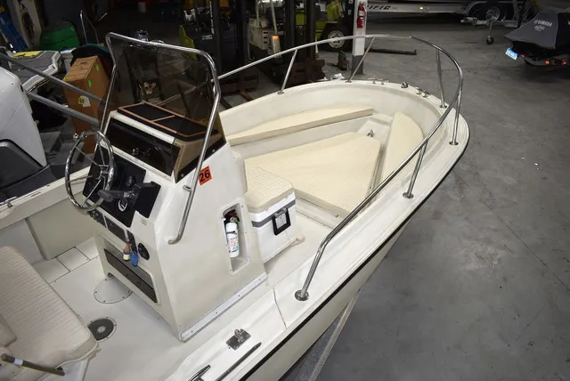 Slide: The Image of Boston Whaler 19 Outrage 1991 - 12