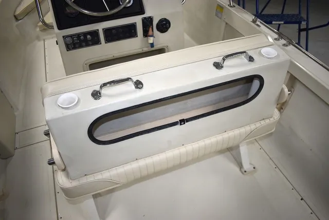 Slide: The Image of Boston Whaler 19 Outrage 1991 - 18