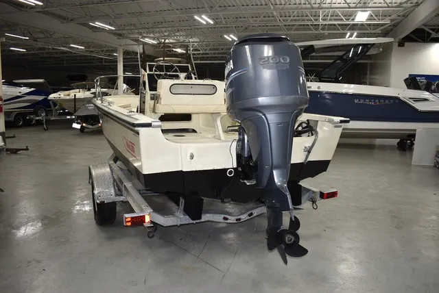 Slide: The Image of Boston Whaler 19 Outrage 1991 - 5