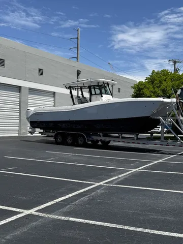 Slide: The Image of World Cat 325CC SOLD 32' 2023 - 6