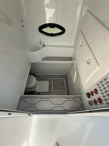Slide: The Image of Contender 39ST TRIP YAMAHA 425 39' Lower Price! 2022 - 26
