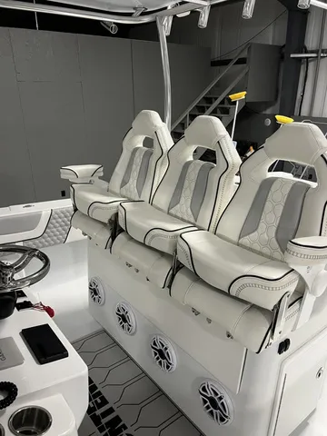 Slide: The Image of Contender 39ST TRIP YAMAHA 425 39' Lower Price! 2022 - 11