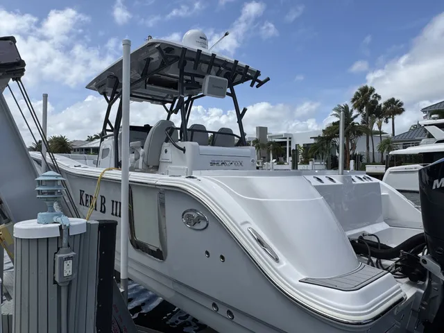 Slide: The Image of Sea Fox 328 Commander W/SEAKEEPER 32' 2023 - 6