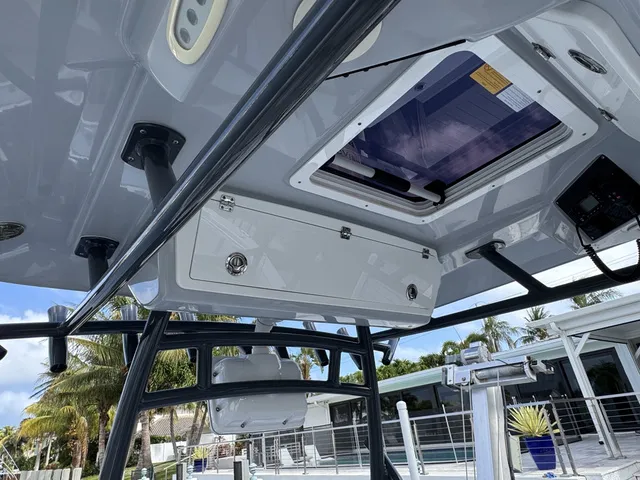 Slide: The Image of Sea Fox 328 Commander W/SEAKEEPER 32' 2023 - 64