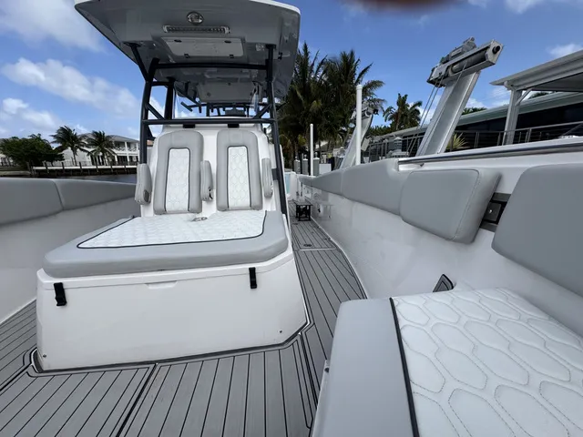 Slide: The Image of Sea Fox 328 Commander W/SEAKEEPER 32' 2023 - 50