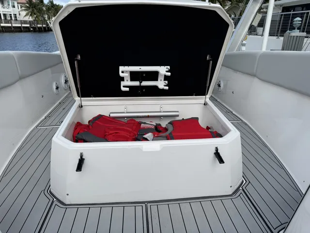 Slide: The Image of Sea Fox 328 Commander W/SEAKEEPER 32' 2023 - 45