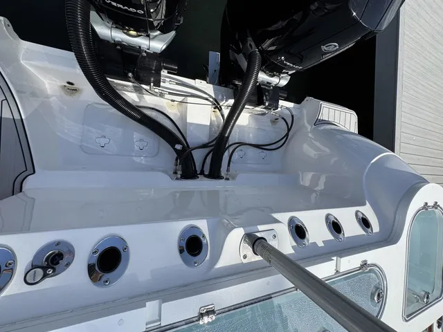 Slide: The Image of Sea Fox 328 Commander W/SEAKEEPER 32' 2023 - 34